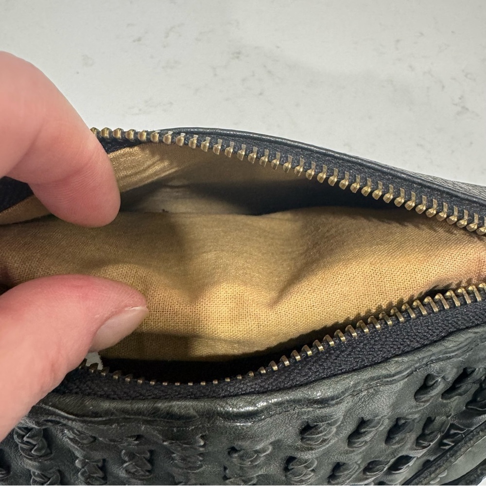 MILO Evelyn Cross Black Leather Crossbody Wallet Bag - Picture 10 of 12
